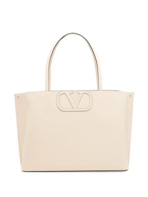Torebka shoppingowa Valentino Garavani z białej cielęcej skóry - zdjęcie produktu nr 1