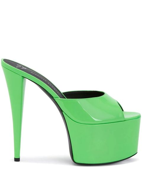 Zielone sandały na platformie Giuseppe Zanotti z lakierowanej skóry - zdjęcie produktu nr 1